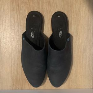 Women’s Toms Mules Size 9